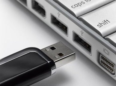 Флэш-накопитель USB не отображается в разделе 